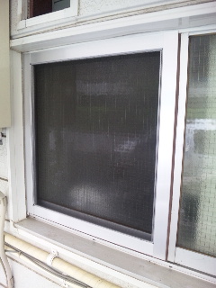 窓横の固定網戸